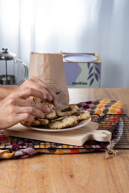 Decoding Dog Food Labels: A 2025 Guide to Ingredient Analysis